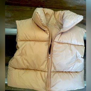 Tan cropped puffer vest new w/o tags